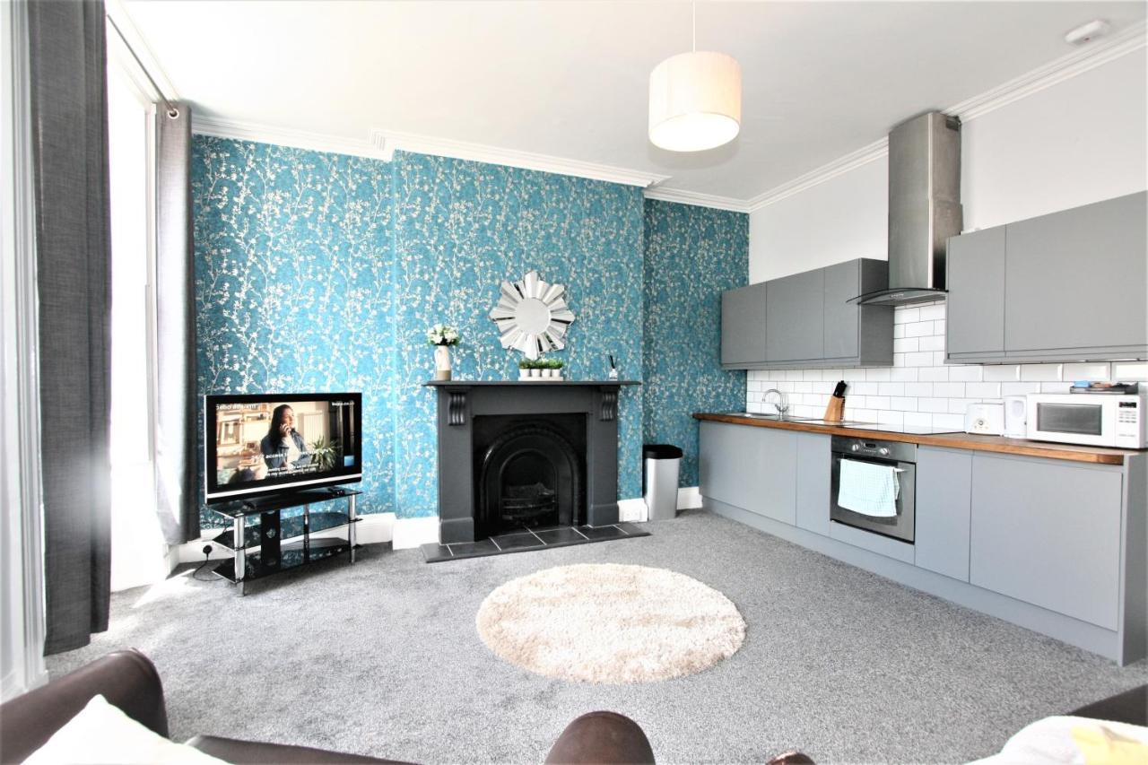 Central Serviced Apartments By Roomsbooked Cheltenham Luaran gambar