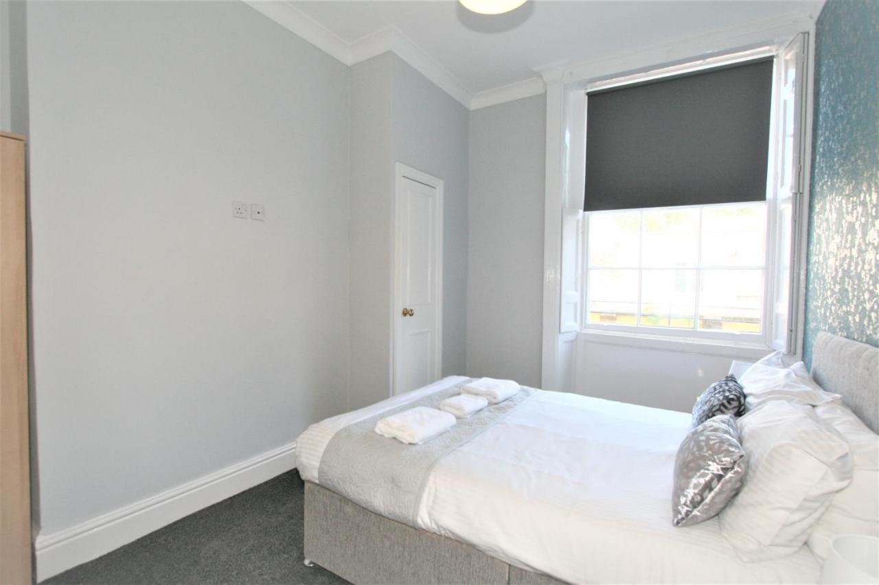 Central Serviced Apartments By Roomsbooked Cheltenham Luaran gambar