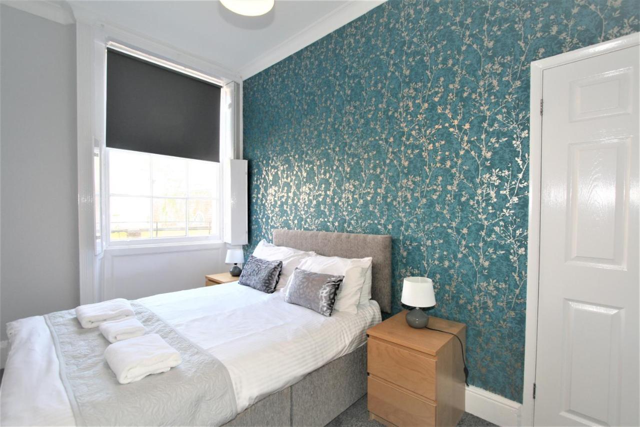 Central Serviced Apartments By Roomsbooked Cheltenham Luaran gambar