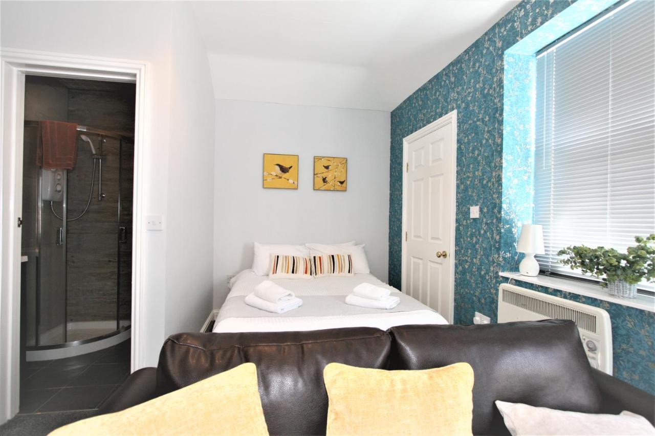 Central Serviced Apartments By Roomsbooked Cheltenham Luaran gambar